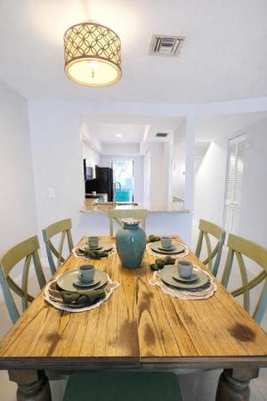 Townhouses Of Coral Springs, 11596 NW 45th St #4, Coral Springs, Florida 33065, image 2