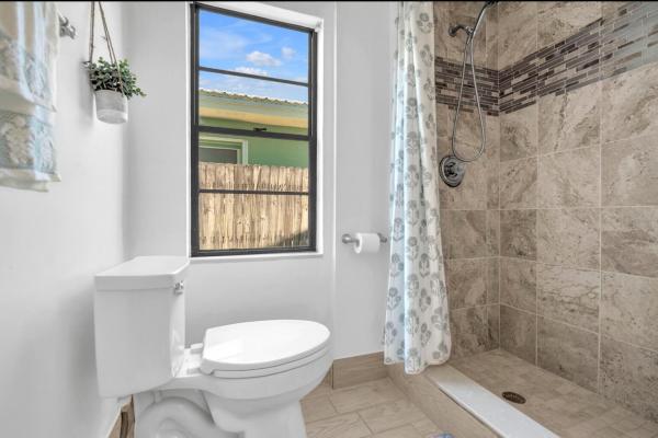 Lake Worth Town, 528 N Palmway, Lake Worth Beach, Florida 33460, image 1