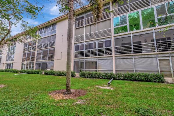 Antigua Village, 2403 Antigua Cir #D2, Coconut Creek, Florida 33066, image 1