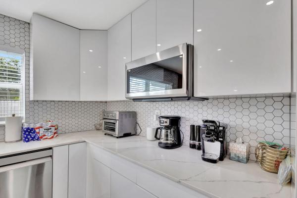Palm Beach Square, 9518 Keating Dr, Palm Beach Gardens, Florida 33410, image 1