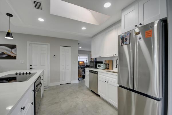 Palm Beach Leisureville, 716 SW 18th St, Boynton Beach, Florida 33426, image 1