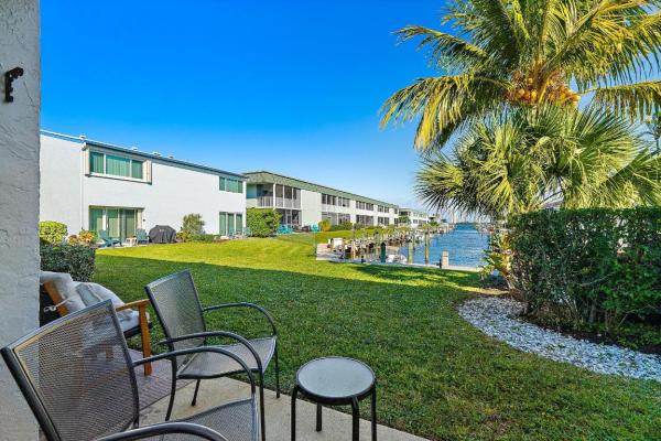 Castlewood Town Villas, 118 Castlewood Dr #123, North Palm Beach, Florida 33408, image 1
