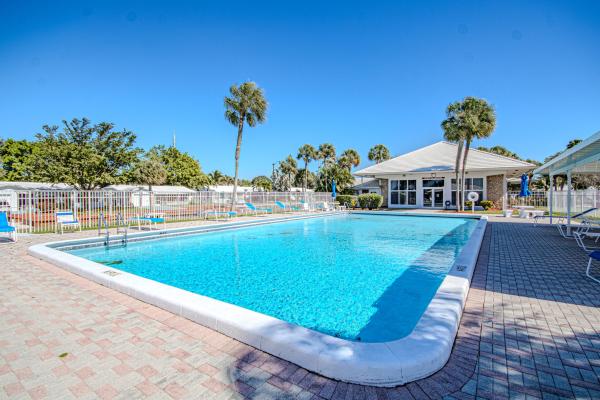 Fairway At Leisureville, 2850 W Golf Blvd #210, Pompano Beach, Florida 33064, image 2