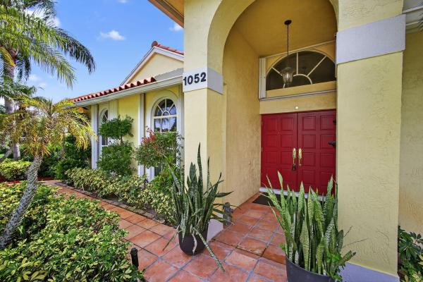 Lawn Lake, 1052 W Shore Dr, West Palm Beach, Florida 33406, image 3