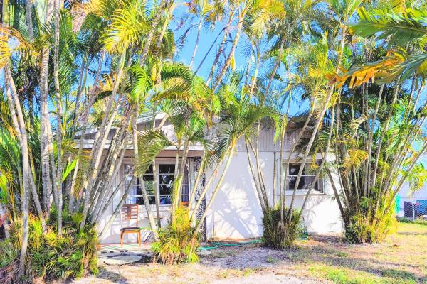 Serubi Court, 3932 Serubi Ave, Palm Springs, Florida 33461, image 2