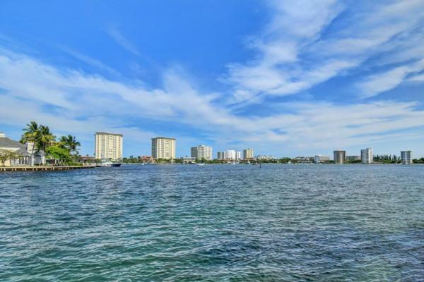 Mizner Court, 140 SE 5th Ave #448, Boca Raton, Florida 33432, image 2