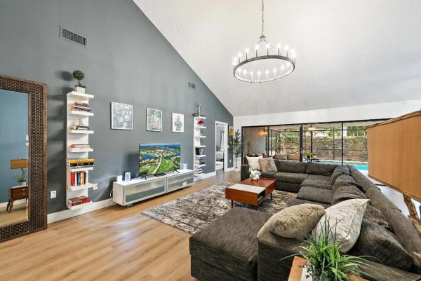 Saratoga Pointe, 2805 Cuyahoga Ln, West Palm Beach, Florida 33409, image 2