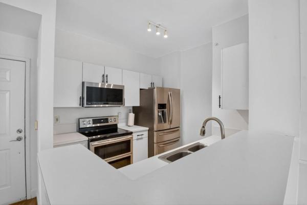 The Courtyards In CityPlace, 630 S Sapodilla Ave #121, West Palm Beach, Florida 33401, image 1