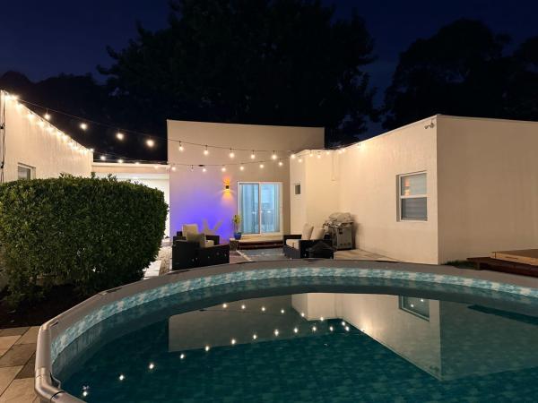 Collier City, 2321 NW 3rd St, Pompano Beach, Florida 33069, image 1