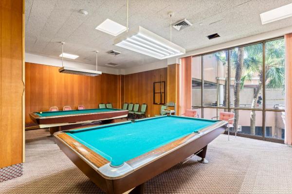 Coronado Towers, 20379 W Country Club Dr #937, Aventura, Florida 33180, image 1