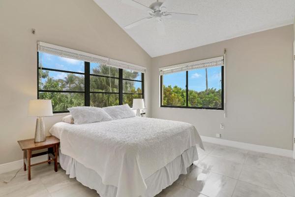 Bella Vista On The Park, 360 Bella Vista Ct N, Jupiter, Florida 33477, image 2