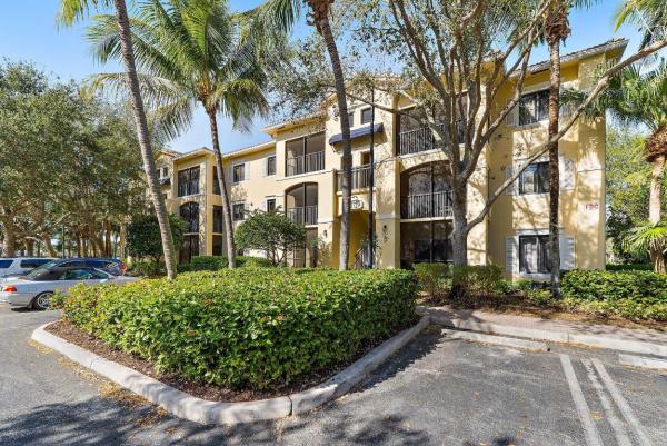 Sarento At San Matera, 2729 Anzio Ct #203, Palm Beach Gardens, Florida 33410, image 1