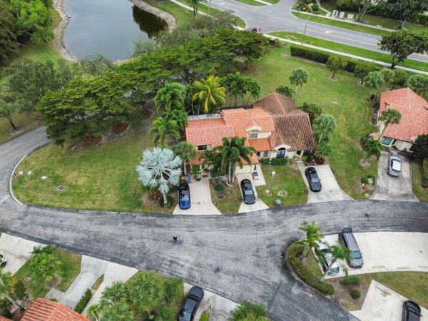 Woodstream, 10272 Hidden Springs Ct, Boca Raton, Florida 33498, image 2