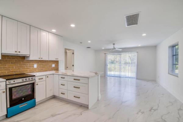 Meridian Park, 10084 Meridian Way N #4, Palm Beach Gardens, Florida 33410, image 2