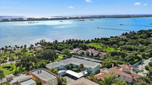 421 S Lakeside Dr #10, Lake Worth Beach, Florida 33460, image 1