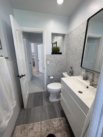Lighthouse Point Residential, 2642 NE 26th Ter, Lighthouse Point, Florida 33064, image 2