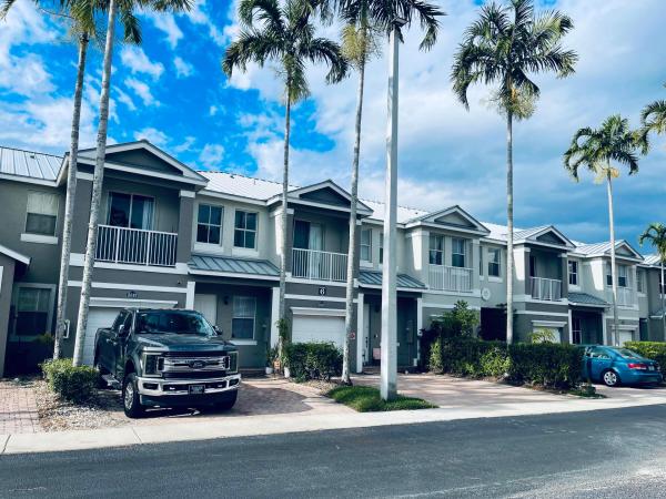 Shoma Villas At Royal Palm Beach, 2218 Shoma Dr, Royal Palm Beach, Florida 33414, image 2