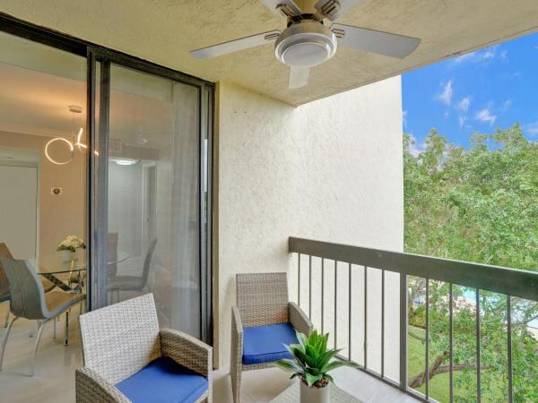 Lavers Resort & Racquet Club, 955 Egret Cir #405, Delray Beach, Florida 33444, image 3