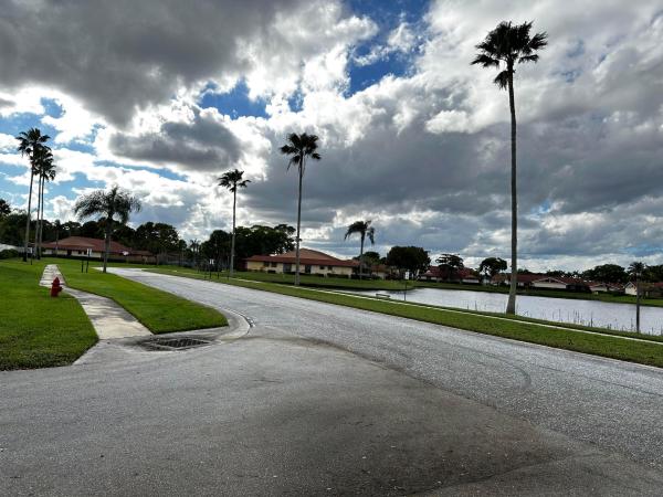 Westchester Townhouses, 4326 Woodstock Dr #C, West Palm Beach, Florida 33409, image 2