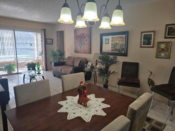 Golden Lakes Village, 118 Lake Olive Dr, West Palm Beach, Florida 33411, image 1