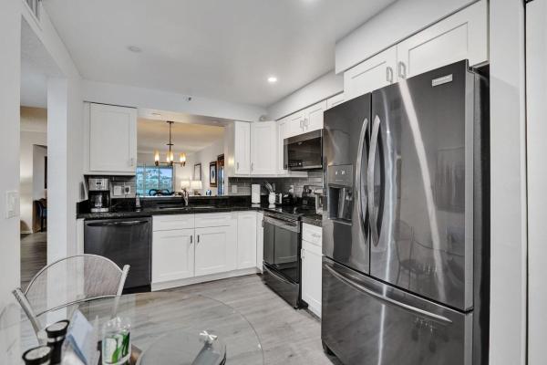 Huntington Pointe, 6096 Huntwick Ter #307, Delray Beach, Florida 33484, image 2