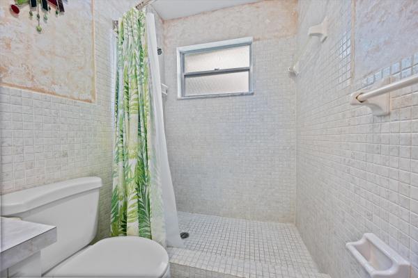 421 South Lakeside, 421 S Lakeside Dr #10, Lake Worth Beach, Florida 33460, image 2
