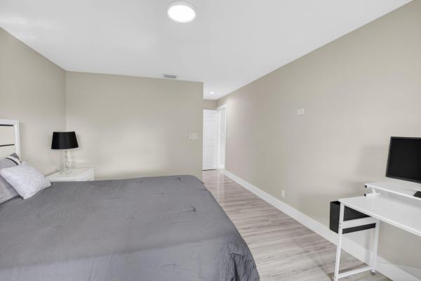 Colonnade At Glen Oaks, 2871 NW 49th St, Boca Raton, Florida 33434, image 1