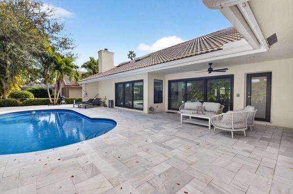 Colonnade At Glen Oaks, 2871 NW 49th St, Boca Raton, Florida 33434, image 2