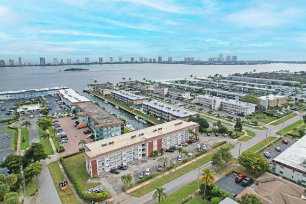 Northport, 236 Castlewood Dr #305, North Palm Beach, Florida 33408, image 1