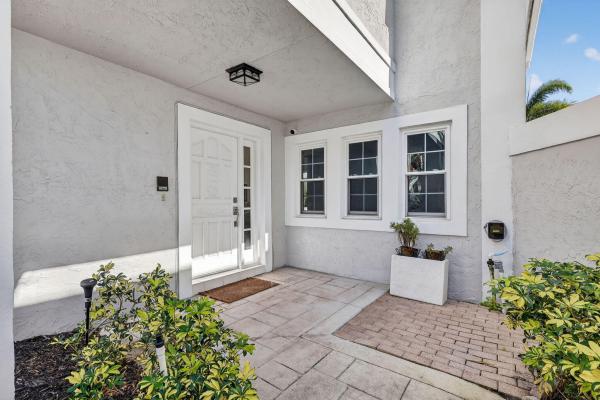 Barclay Club, 45 Windsor Ln, Palm Beach Gardens, Florida 33418, image 1