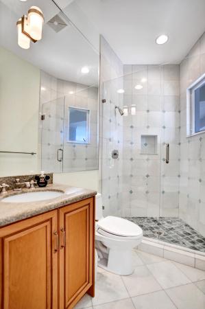 Lighthouse Point Residential, 2330 NE 31st Ct, Lighthouse Point, Florida 33064, image 2