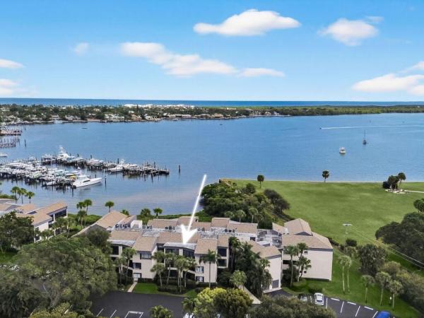 Twelve Oaks, 1660 Twelve Oaks Way #303, North Palm Beach, Florida 33408, image 3