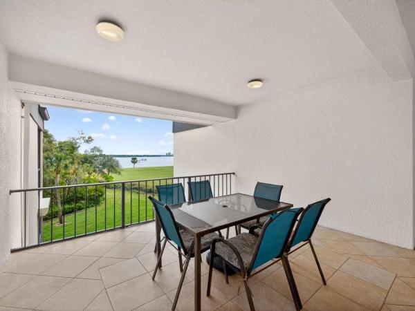 Twelve Oaks, 1660 Twelve Oaks Way #303, North Palm Beach, Florida 33408, image 2