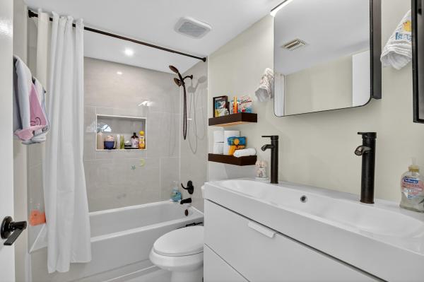 Chateau Wood, 4005 Village Dr #B, Delray Beach, Florida 33445, image 2