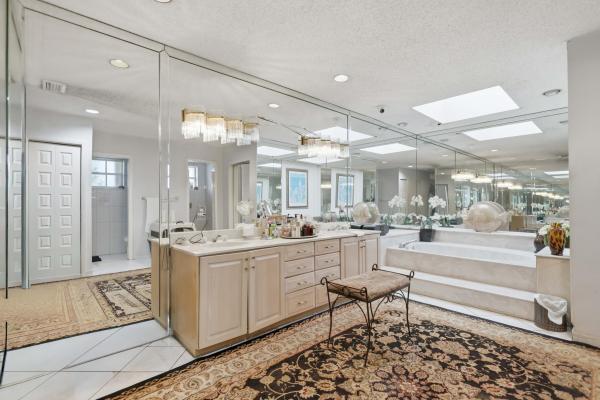 North Links Country Club Estates, 7445 N Augusta Dr, Country Club, Florida 33015, image 1