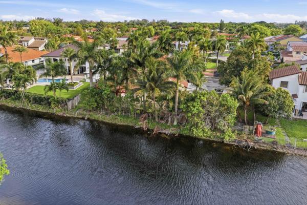 North Links Country Club Estates, 7445 N Augusta Dr, Country Club, Florida 33015, image 1