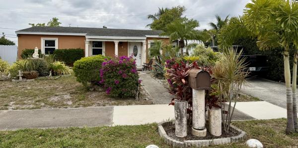 Whispering Palms, 1313 S B St, Lake Worth Beach, Florida 33460, image 2