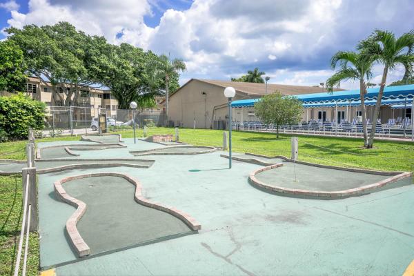 Lakeside Village, 711 Lori Dr #408, Palm Springs, Florida 33461, image 3