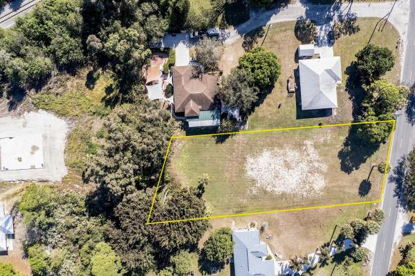 Maravilla Heights, 3218 Sunrise Blvd, Fort Pierce, Florida 34982, image 2