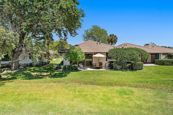 Club Cottages, 821 Club Dr, Palm Beach Gardens, Florida 33418, image 2