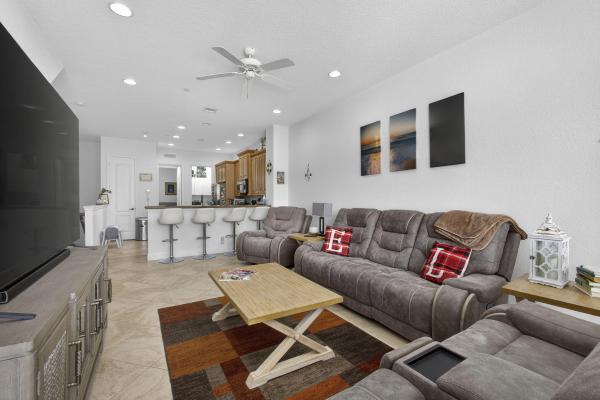 Cielo Townhomes, 4511 Artesa Way S, Palm Beach Gardens, Florida 33418, image 2