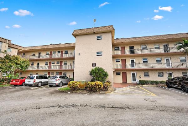 Lakeside Village, 701 Lori Dr #206, Palm Springs, Florida 33461, image 3