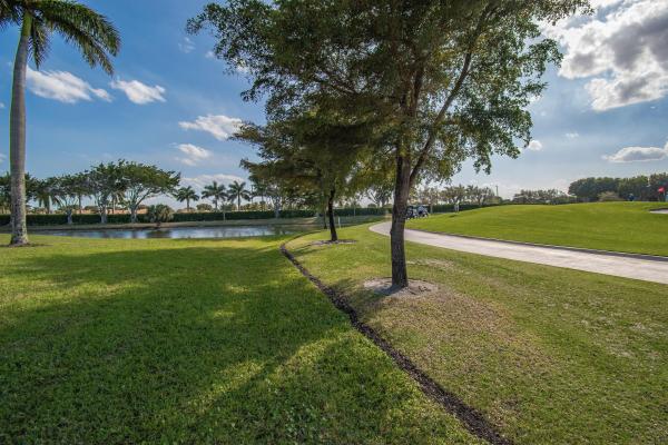 Hampton At Aberdeen, 8213 Cassia Dr, Boynton Beach, Florida 33472, image 2