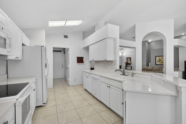 Bent Tree, 205 Bent Tree Dr, Palm Beach Gardens, Florida 33418, image 2