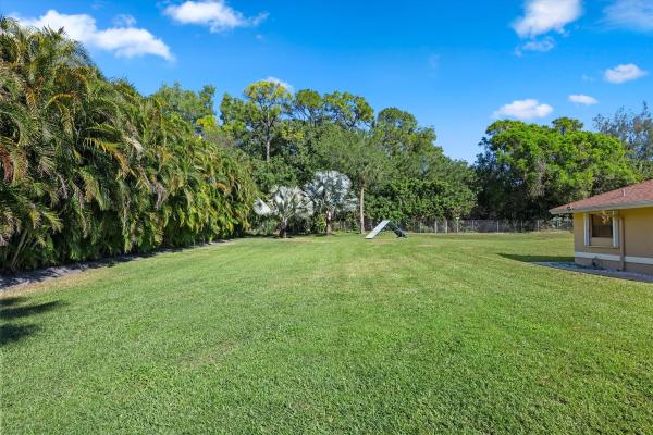 Pinewood Of Wellington, 13759 Doubletree Trl, Wellington, Florida 33414, image 2