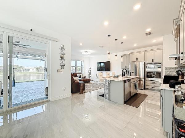 Veleiros At Crystal Lake, 4201 Pelicano Way, Deerfield Beach, Florida 33064, image 2