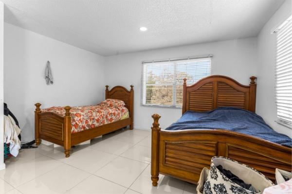 The Falls Of Inverrary, 6301 N Falls Circle Dr #307, Lauderhill, Florida 33319, image 2