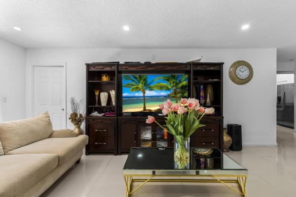 The Falls Of Inverrary, 6301 N Falls Circle Dr #307, Lauderhill, Florida 33319, image 3