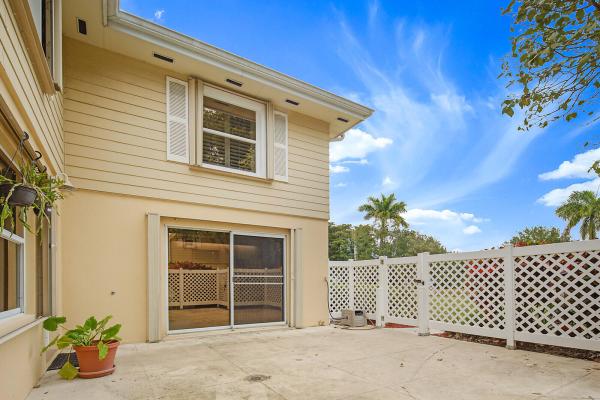 Wellesley At Boynton Beach, 5002 Wheatley Ct, Boynton Beach, Florida 33436, image 2