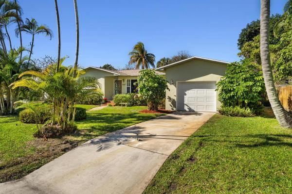 Fla Mango Grovelets, 7405 W Lake Dr, Lake Clarke Shores, Florida 33406, image 1